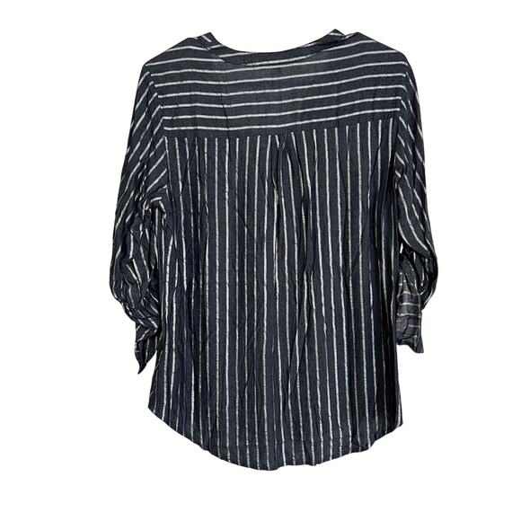 Express Women’s Blue-Gray/White Pin Stripe Blouse Top Size Medium - Picture 2 of 7